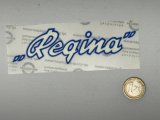 Abziehbild Regina altweiß Rand blau